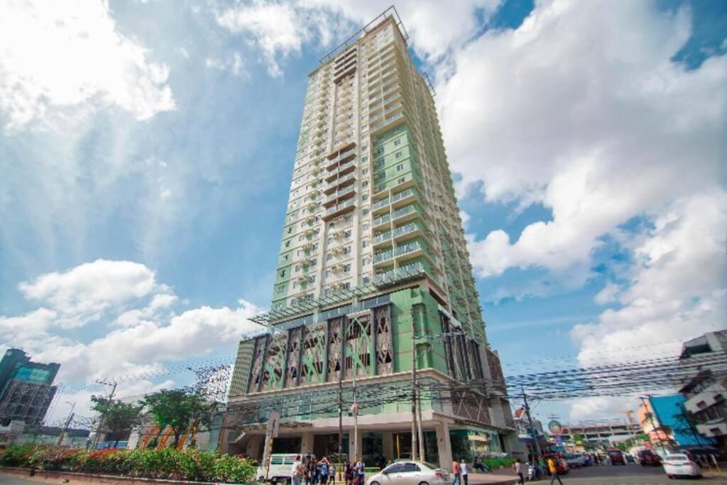 Appartamento 1822 Deluxe Twin - Migas Haven At Sunvida Tower Cebu Esterno foto